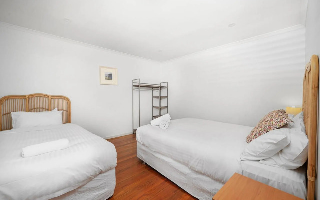 Boathouse 2 4pm Check Out Sundays