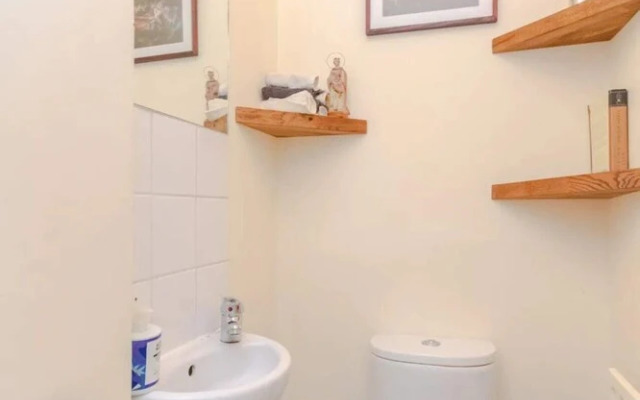 Cosy 2 Bedroom Apartment in Bethnal Green Near Victoria Park
