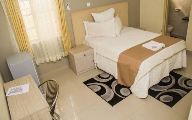 Nsanika Executive Lodge