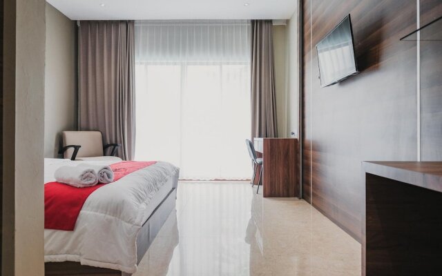 RedDoorz Premium @ Permata Baloi Green