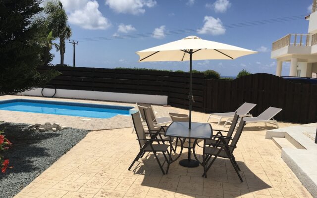 3 Bed Villa 10 Minutes Drive From Beautiful Beach