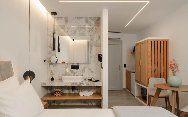 Phaistos Suites