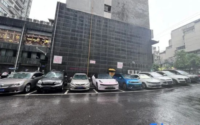 Yawen Business Hostel