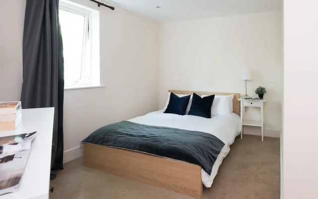 Spacious 2 Bed - Battersea High Street