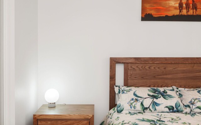 Entire Brand New 1BD  South Yarra