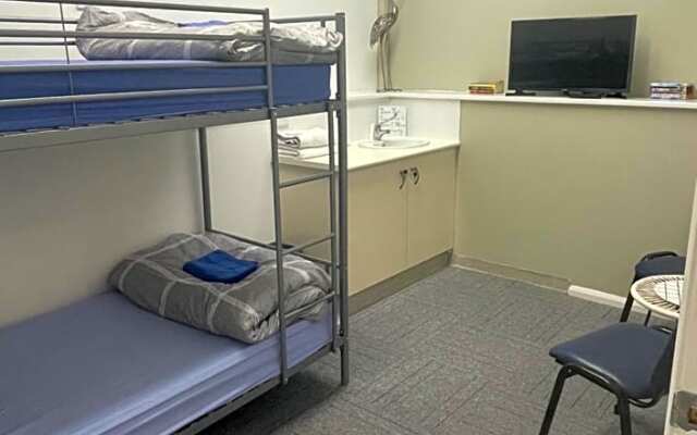 Budget Motel Rooms, 1Short St Morisset