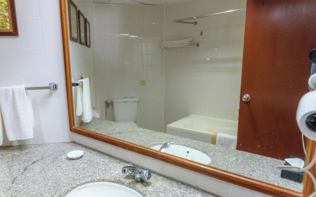 Rainbow Paradise Beach Resort by LWE