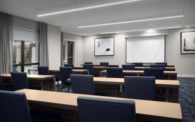 Courtyard by Marriott Dallas Addison/Quorum Drive