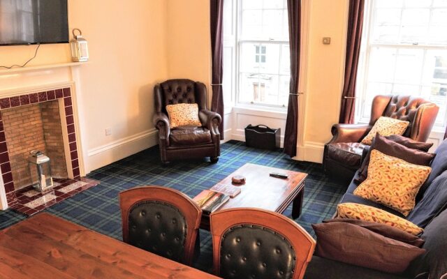 3 Bedroom Apartment On The Royal Mile