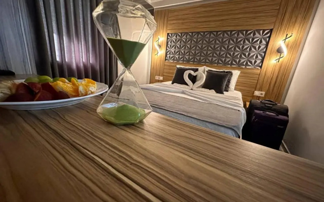 Royal Ezel Hotel