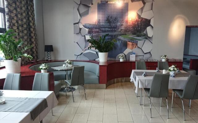 Hotel Gromada Pila