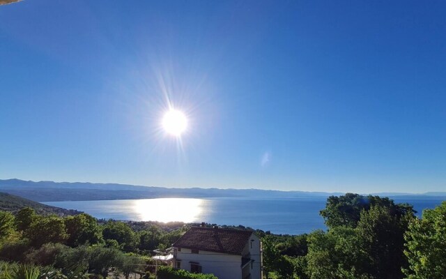 Peacefull Place With Great Seaview