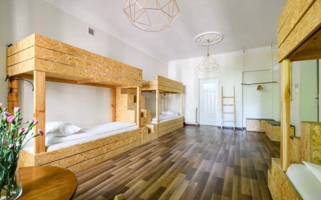 Lull Hostel