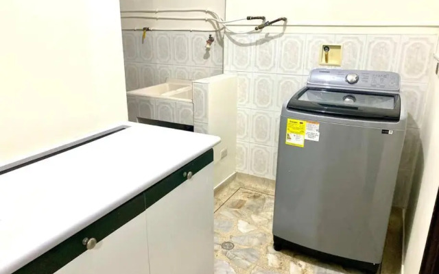 Casa con parking y terraza en sector exclusivo