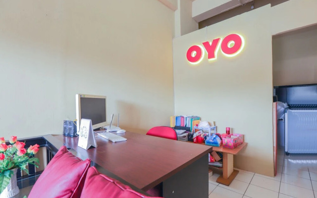 OYO 744 Cibubur Village Apartment