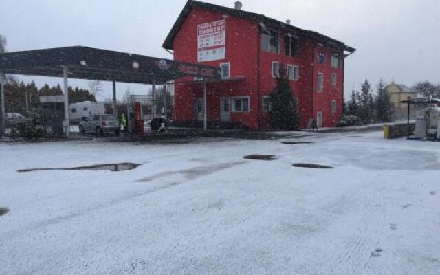 Motel Red Oil