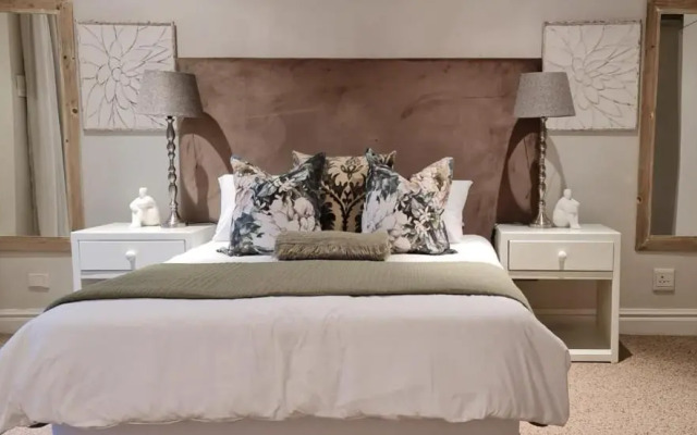 Accommodation Front - Loft Waterfront Penthouse with Ocean Views