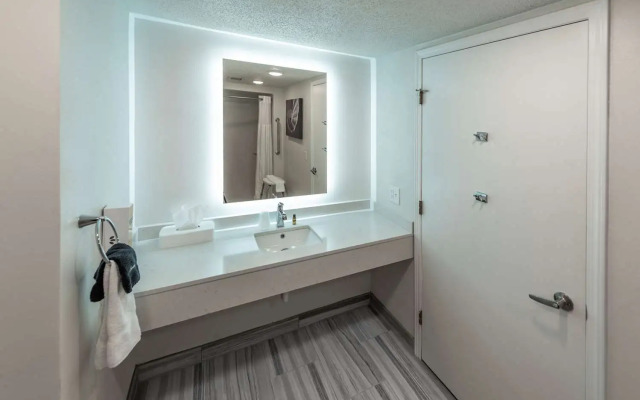 Plaza Hotel and Suites