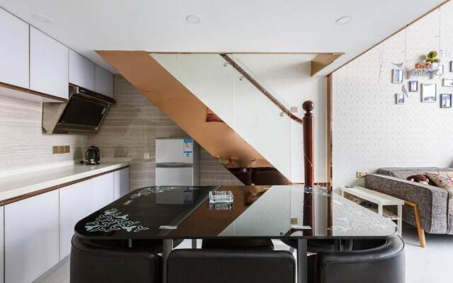 Coastline International Apartment