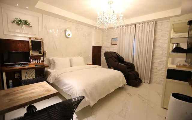 New February Hotel Sinho