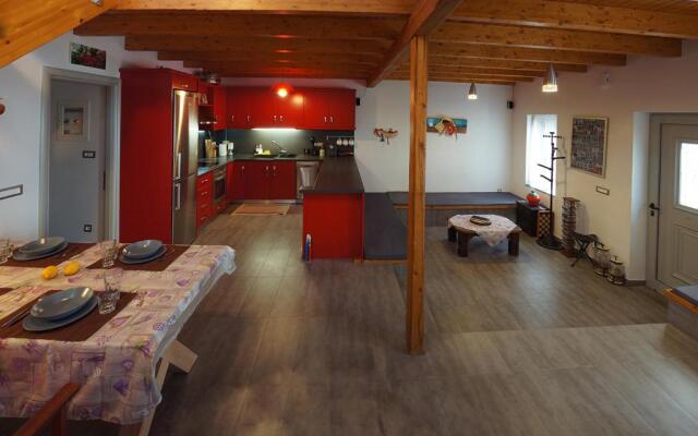 Ianos Maisonette