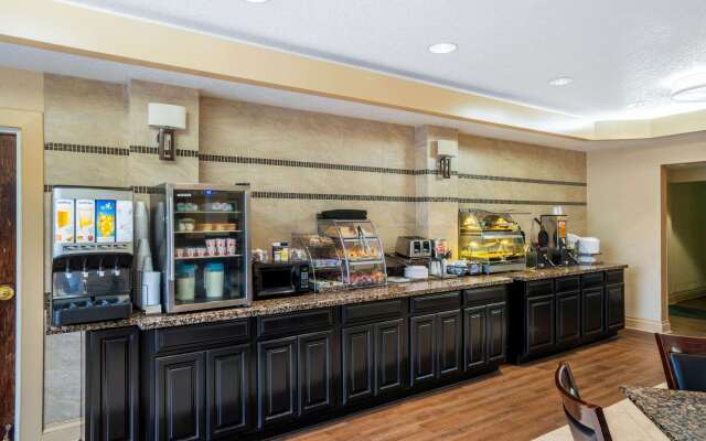 La Quinta Inn & Suites by Wyndham Hot Springs