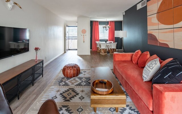 WanderJaunt Henley 1BR Scottsdale