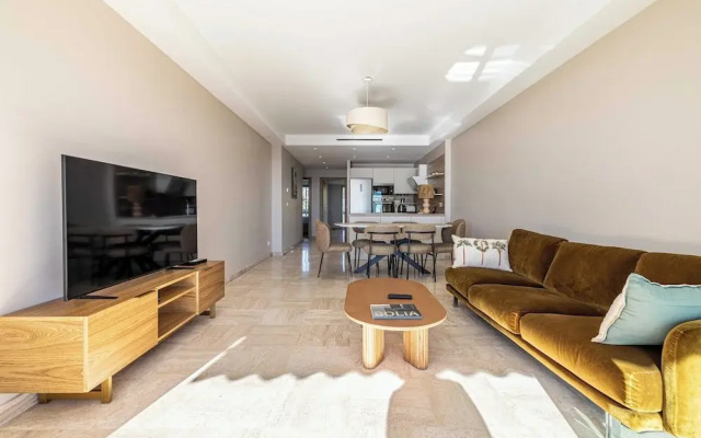 Bright Apartment With Sea View
