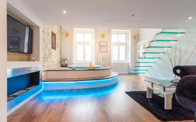 ANDRASSY 6 JACUZZI Suites