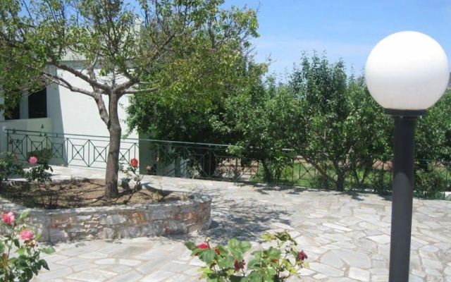 Pefkos Studios and Apartments