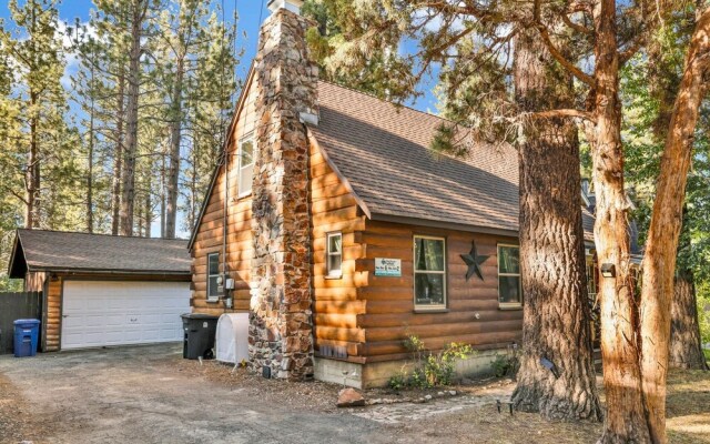 2340-old School Log Cabin 2 Bedroom Cabin by RedAwning