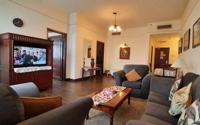 Times Square by Rihanna Service Suite