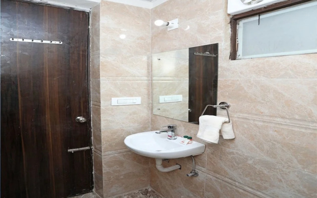 Niketan Medanta By OYO Rooms