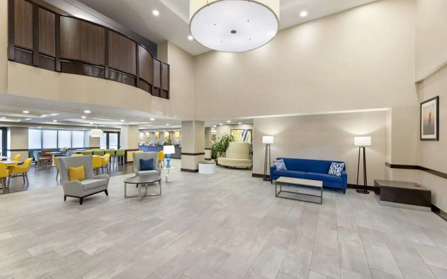 Comfort Inn & Suites Arlington Heights