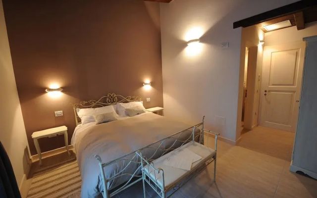 Agriturismo Acero Rosso