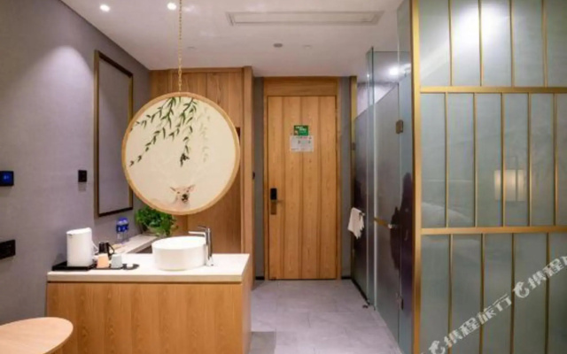 Yinglu Hotel (Hengdian Film City Dream Valley)