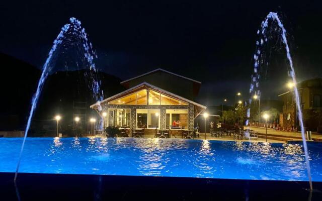 Mastiff Grand La Villae Resort