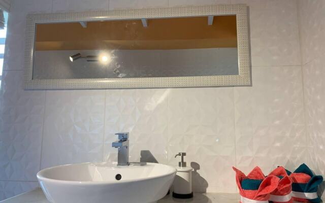 Story Villa, 2 Bedrooms With Mountain & Ocean View