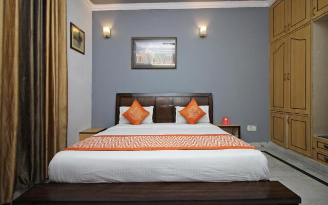 Capital O 9222 Winsome Hotel