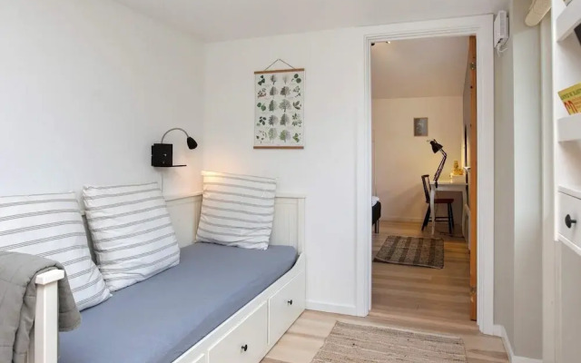 6 Person Holiday Home in Vaeggerlose