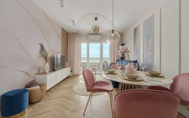 Krakowska Apartment by Renters Prestige