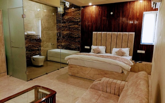 Ivory Hotel
