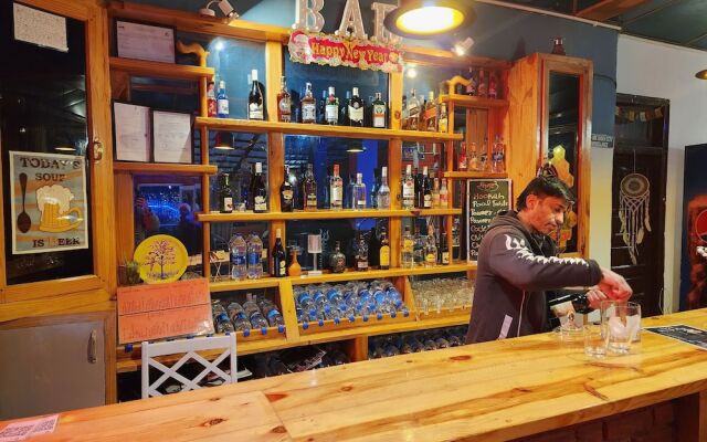 Page 3 - Riverside Rooms & Bar