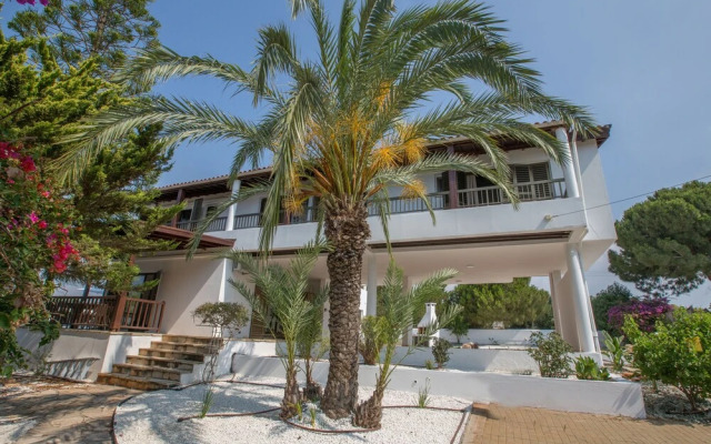 Villa Rosie, Modern 4bdr Ayia Napa Villa With Pool