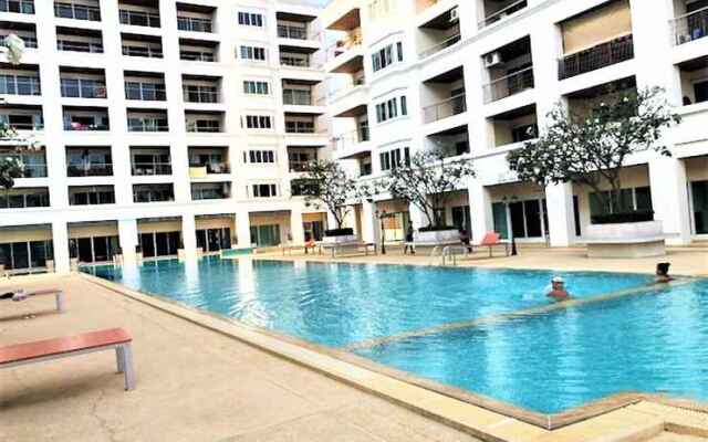 Platinum Suites Studio Condo Jomtien