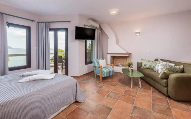 Trizonia Bay Hotel