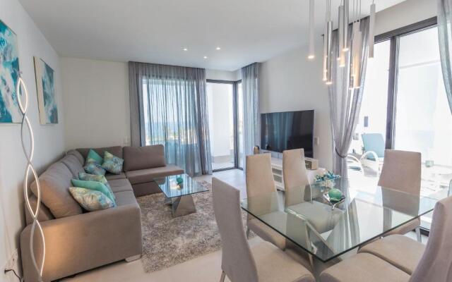 Luxury 2BR Seaviews - Santa Barbara Heights