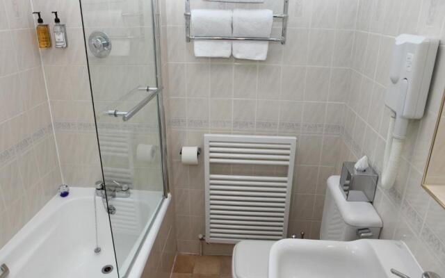 Gatwick Cambridge Hotel
