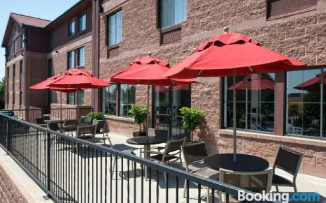 Ramada Inn & Suites Denver International Airport