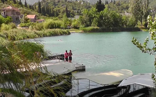 Franić Baćina Lakes Apartments